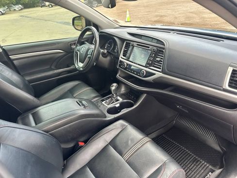 Used 2019 Toyota Highlander SE AWD/4WD image 33