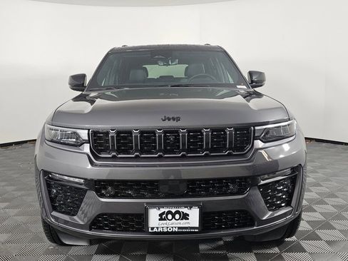 New 2026 Jeep Grand Cherokee Limited AWD/4WD image 9