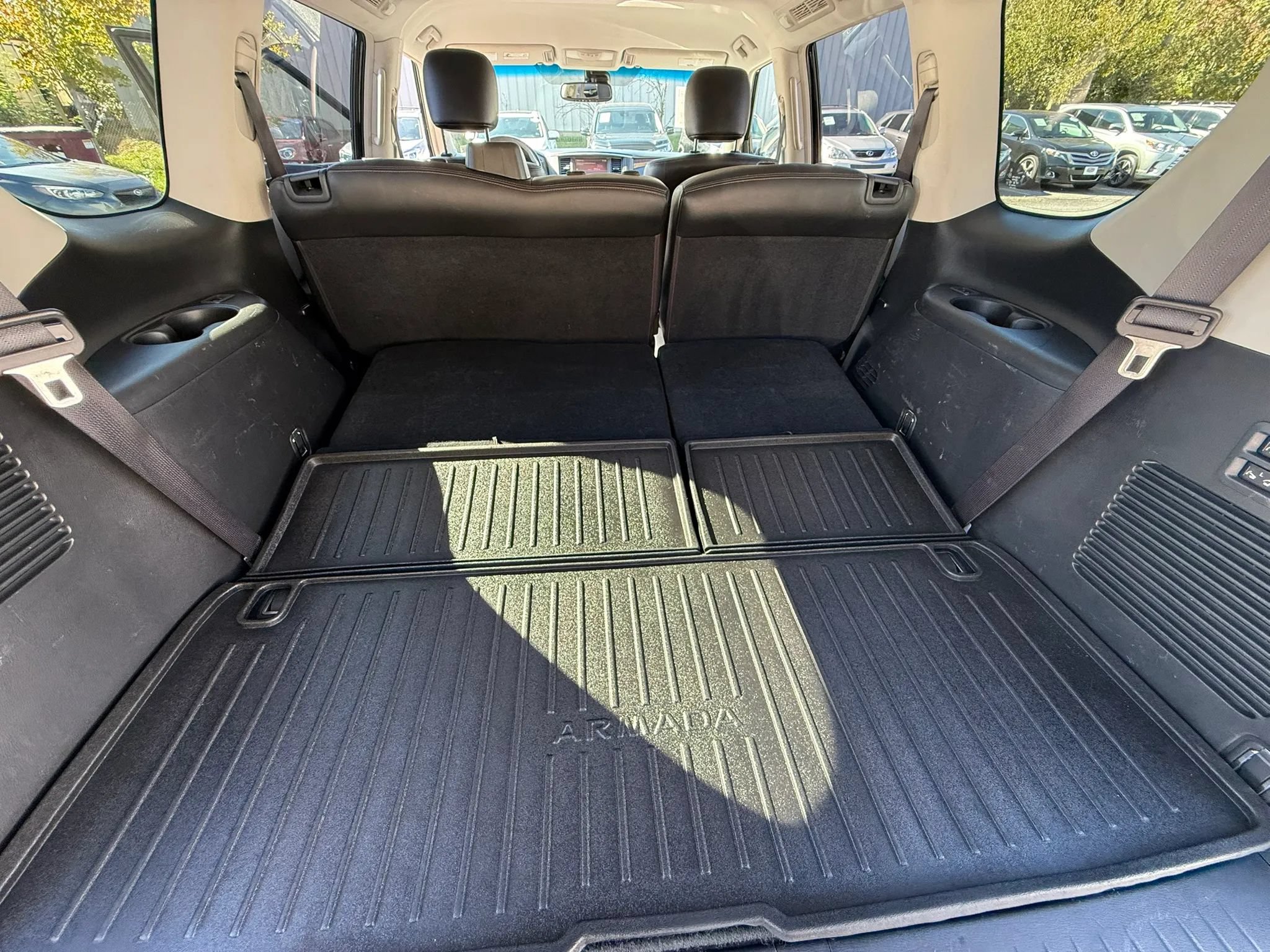 Used 2017 Nissan Armada SL w/ Interior Lighting Package AWD/4WD image 16