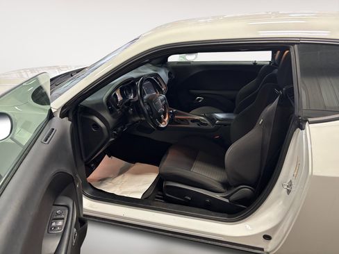 Used 2023 Dodge Challenger GT image 9