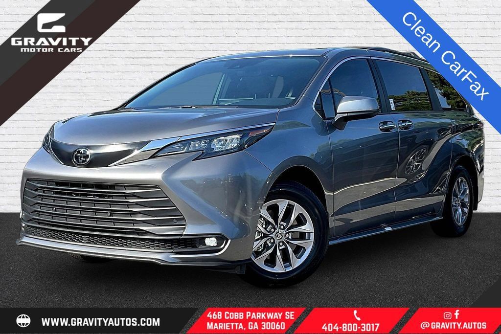 Used 2026 Toyota Sienna XLE FWD image 1