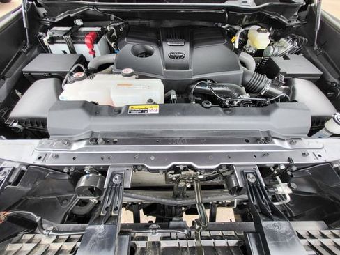 Used 2024 Toyota Tundra Limited AWD/4WD image 11