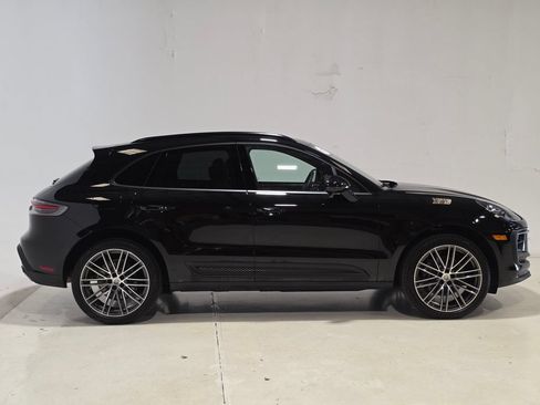 Certified 2026 Porsche Macan AWD/4WD image 8