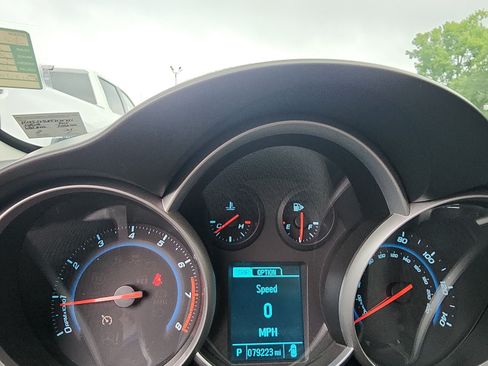 Used 2015 Chevrolet Cruze LT FWD image 12