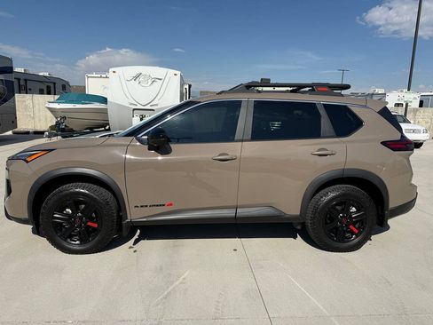 Used 2025 Nissan Rogue SV w/ Rock Creek Premium Package AWD/4WD image 6