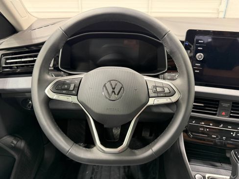 Used 2026 Volkswagen Jetta SE FWD image 35