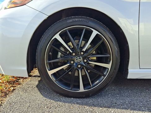 Used 2019 Toyota Camry XSE image 8