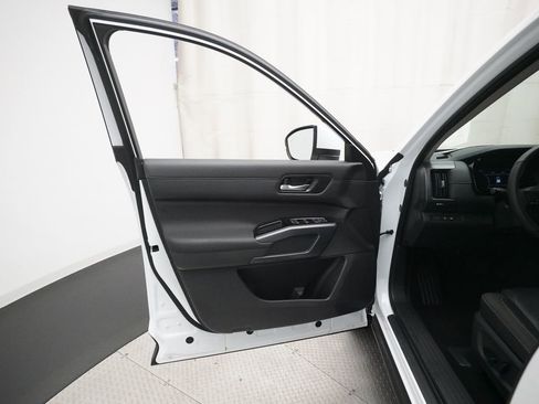 Certified 2025 Nissan Pathfinder SL AWD/4WD image 27