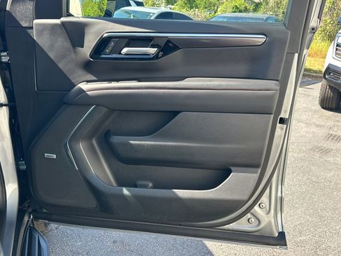 Used 2025 Chevrolet Suburban RST w/ RST Capability Package AWD/4WD image 15