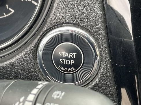 Used 2018 Nissan Rogue SL image 34