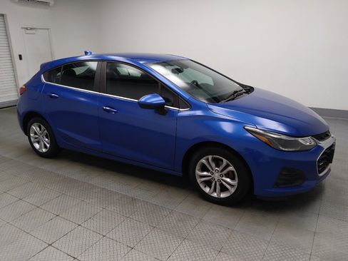 Used 2019 Chevrolet Cruze LT w/ Convenience Package FWD image 11