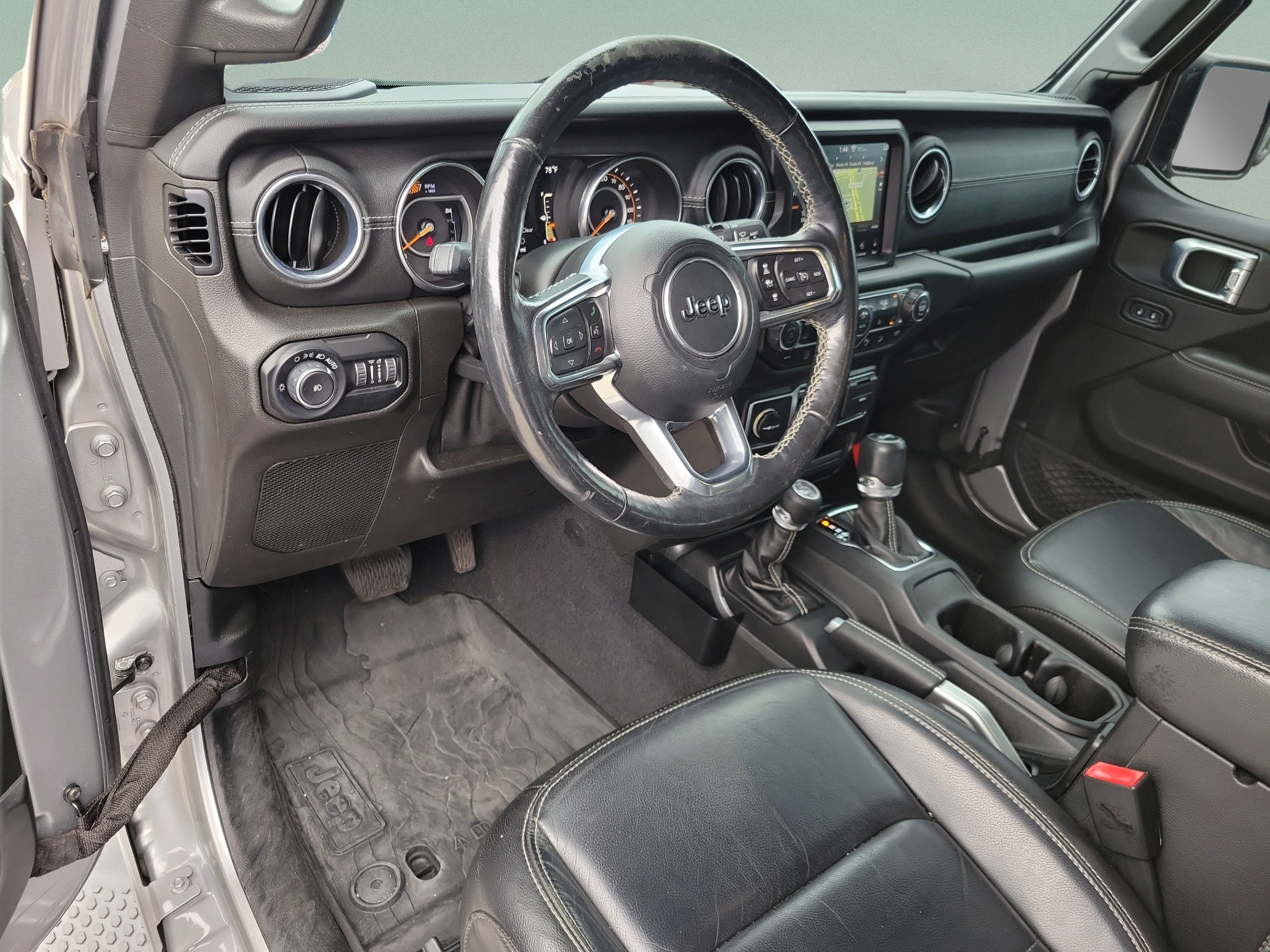 Used 2019 Jeep Wrangler Unlimited Sahara AWD/4WD image 16