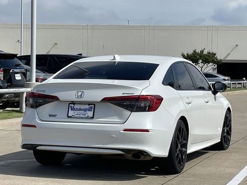 Used 2022 Honda Civic Sport image 4
