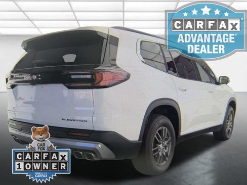 Used 2025 GMC Acadia Elevation FWD image 2