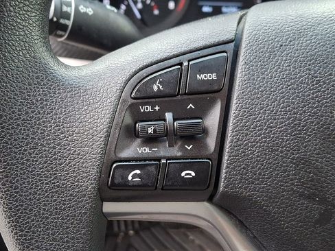 Used 2020 Hyundai Tucson SE image 15