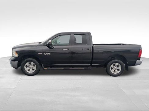Used 2017 RAM 1500 Classic SLT AWD/4WD image 2