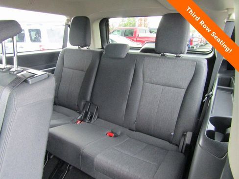 Used 2024 Ford Expedition Max XLT image 19