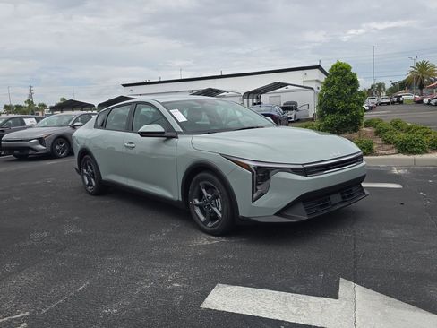 New 2026 Kia K4 FWD image 2