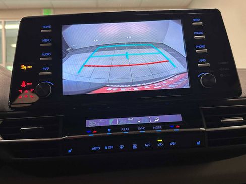 Used 2023 Toyota Sienna XLE FWD image 13