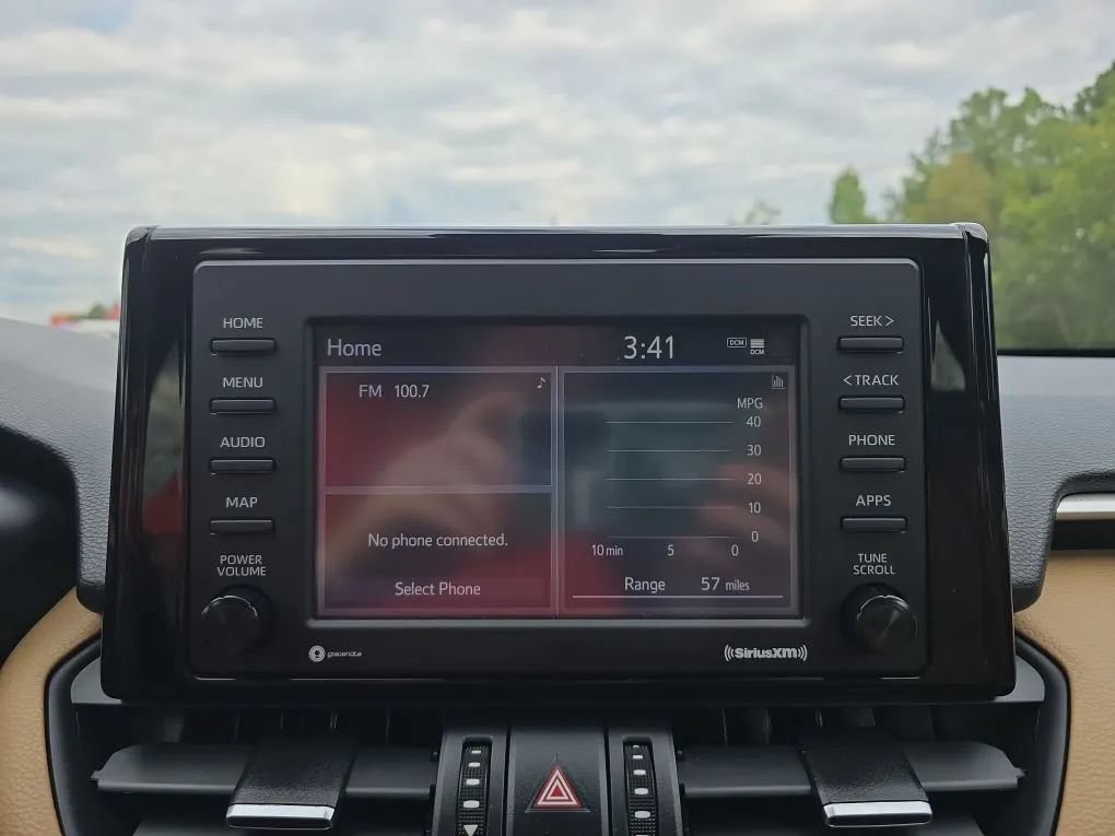 Used 2021 Toyota RAV4 XLE Premium AWD/4WD image 28