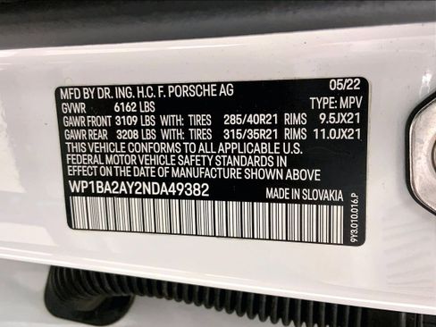 Used 2022 Porsche Cayenne Coupe image 32