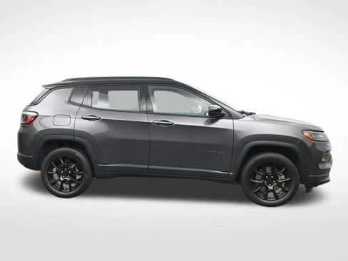 Used 2025 Jeep Compass Trailhawk AWD/4WD image 4