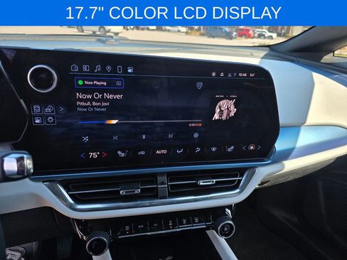 Used 2025 Chevrolet Equinox EV LT image 15