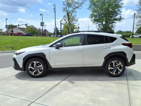 Used 2025 Subaru Crosstrek 2.5i Premium AWD/4WD image 4
