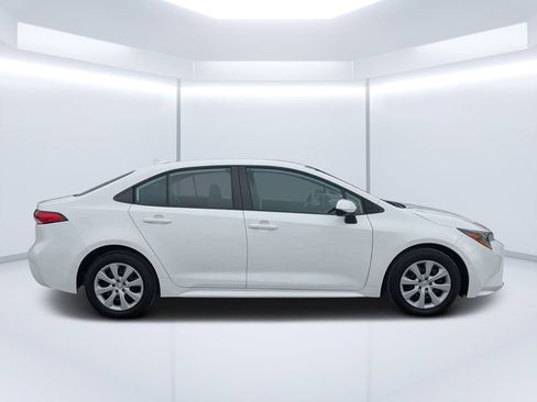 Used 2023 Toyota Corolla LE FWD image 2