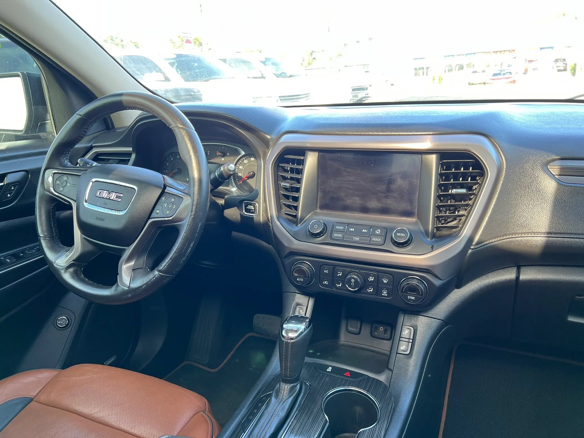 Used 2017 GMC Acadia SLT AWD/4WD image 13