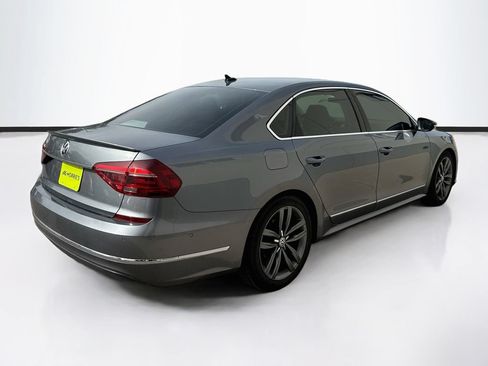 Used 2017 Volkswagen Passat 1.8T SEL Premium FWD image 5