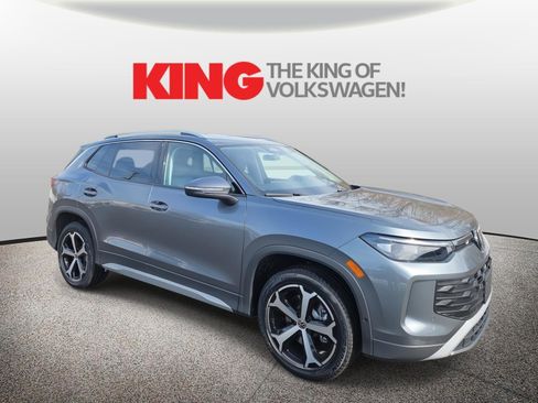 New 2026 Volkswagen Tiguan SE image 1