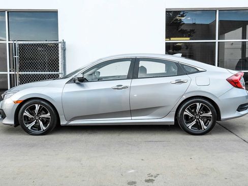 Used 2017 Honda Civic Touring image 12