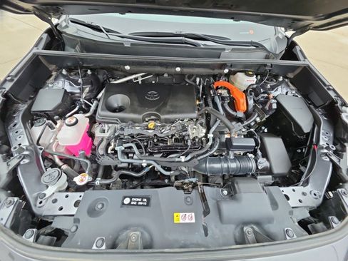 Used 2022 Toyota RAV4 SE w/ Convenience Package image 22