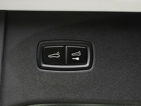 Certified 2025 Porsche Cayenne S image 14