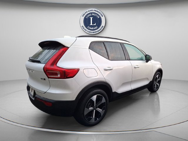 Certified 2026 Volvo XC40 B5 Plus AWD/4WD image 4