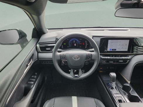 Used 2026 Toyota Camry SE FWD image 22