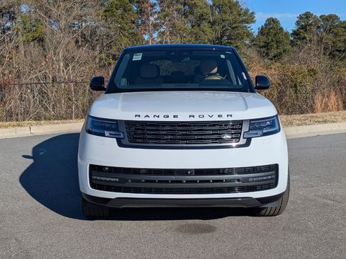 Certified 2025 Land Rover Range Rover SE image 2