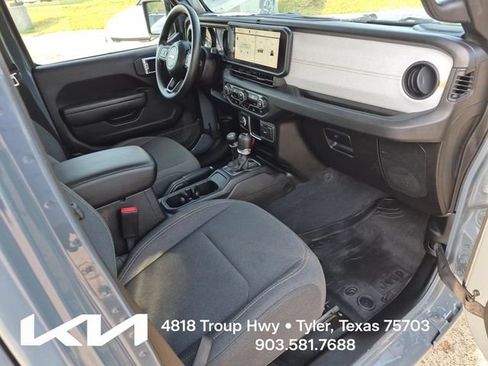Used 2024 Jeep Wrangler Unlimited Sport AWD/4WD image 10