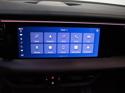 Certified 2025 Porsche Macan 4 Electric image 29