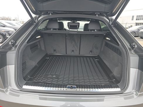 New 2026 Audi Q8 Premium image 17
