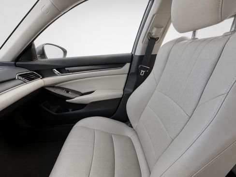 Used 2018 Honda Accord Touring image 20