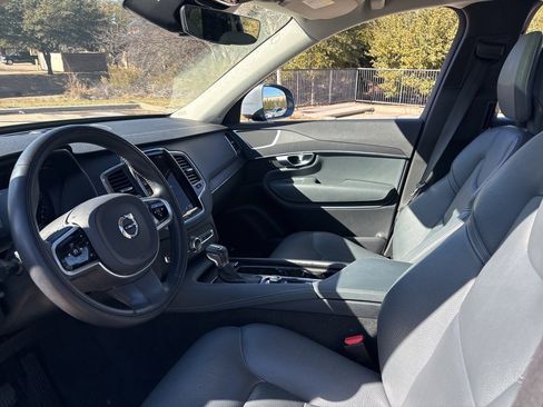 Used 2020 Volvo XC90 T6 Momentum w/ Protection Package Premier image 17