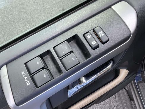 Used 2019 Toyota 4Runner SR5 Premium AWD/4WD image 19