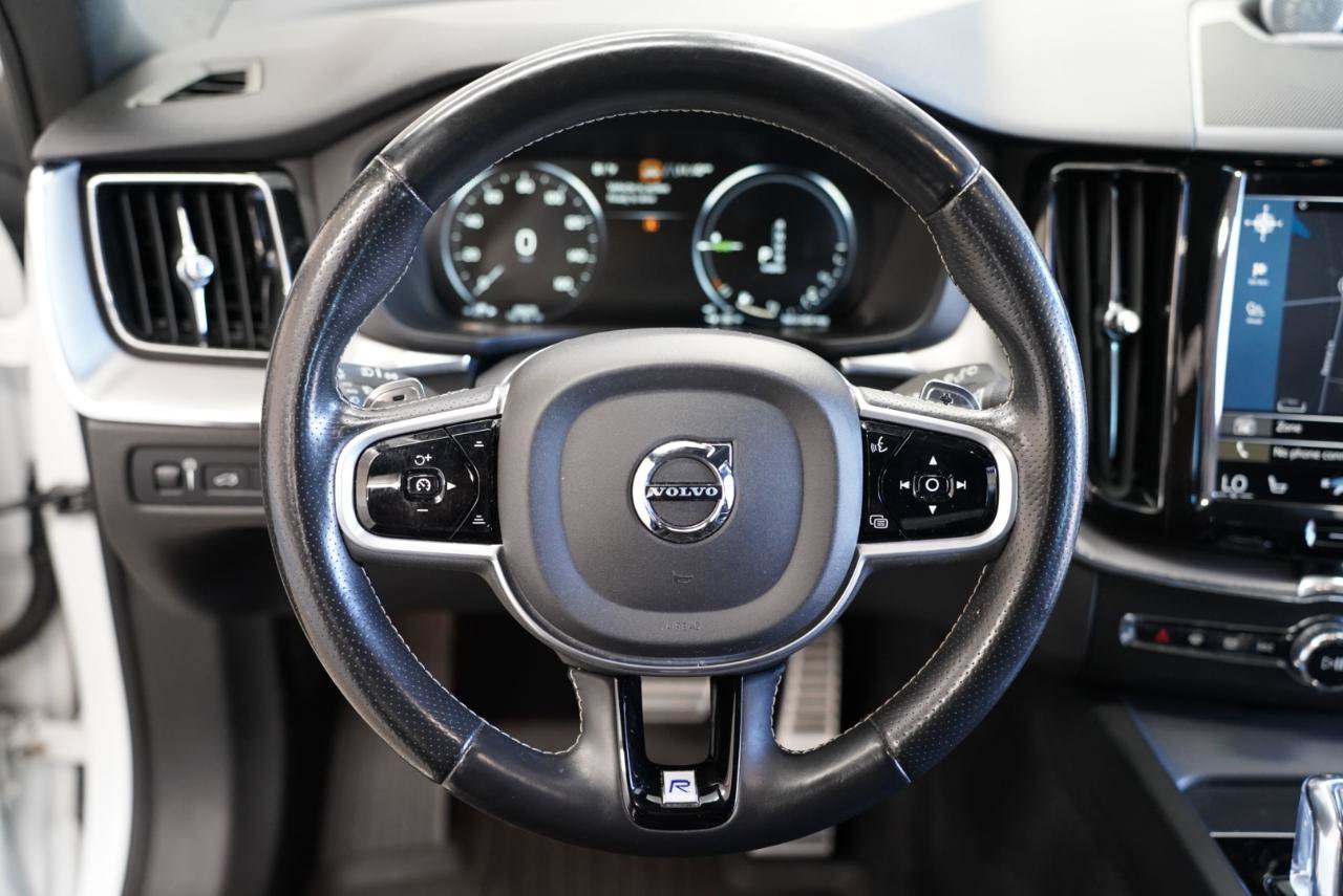 Used 2018 Volvo XC60 T8 R-Design w/ Convenience Package AWD/4WD image 12