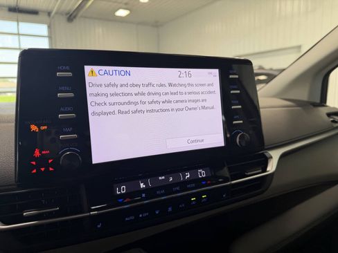 Used 2024 Toyota Sienna XLE AWD/4WD image 13