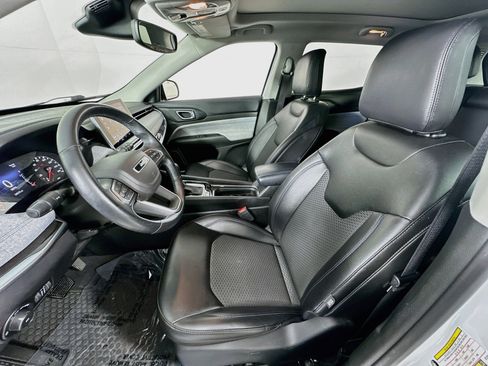 Used 2022 Jeep Compass Latitude w/ Sun and Sound Group FWD image 21