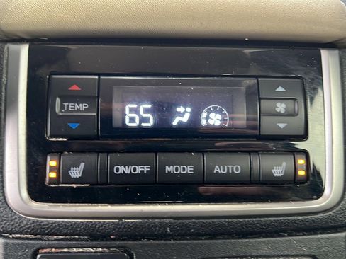 Used 2022 Subaru Ascent Limited w/ Technology Package image 8