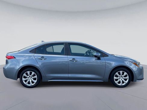 Used 2020 Toyota Corolla LE FWD image 2