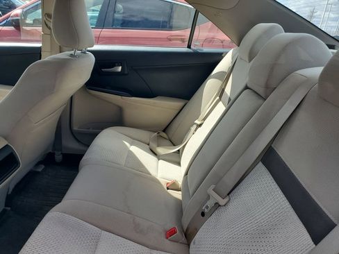 Used 2014 Toyota Camry LE image 8